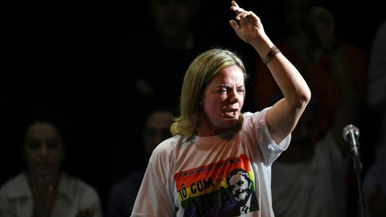 "PT nunca disse que queria liderar oposição", diz Gleisi Hoffmann