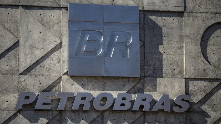 Para compensar parada em Paulínia, Petrobras vai importar 1,5 mi de barris de diesel