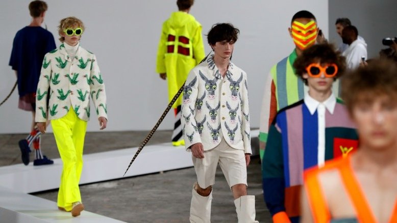 Todos os olhares voltados para Virgil Abloh no início da Semana de Moda de Paris