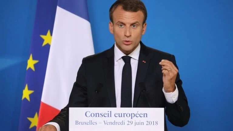 França não abrirá centros para migrantes em seu território