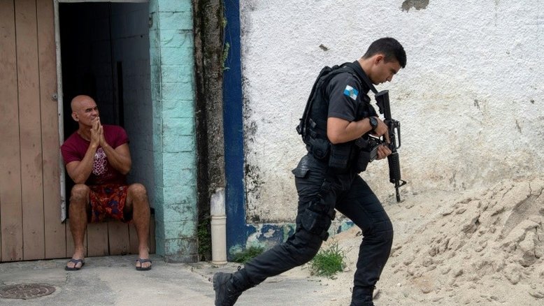 Cinco mil homens das forças armadas e polícias fazem operação no Rio