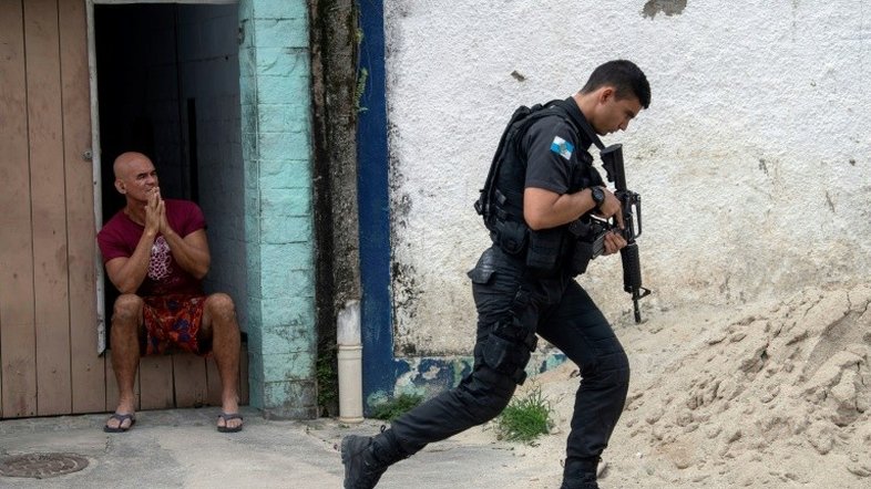 Rio teve mais de 4 mil tiroteios em cinco meses de intervenção, diz organização