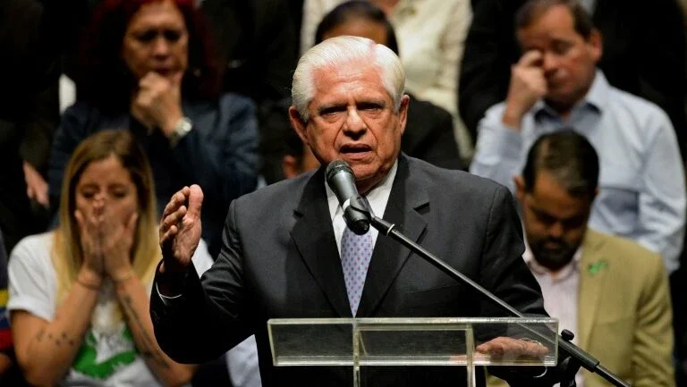 Enviado dos EUA à Venezuela se reúne com Parlamento opositor