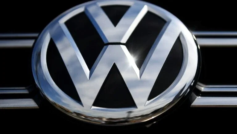 Volks destrói carros vendidos por engano