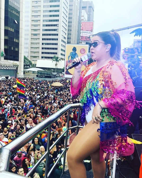 Famosos se divertem em Parada do Orgulho LGBT em São Paulo 10 Famosos se divertem em Parada do Orgulho LGBT em São Paulo