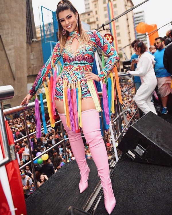 Famosos se divertem em Parada do Orgulho LGBT em São Paulo 12 Famosos se divertem em Parada do Orgulho LGBT em São Paulo