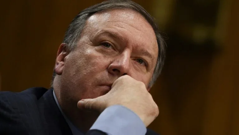 Pompeo diz ter alertado russos a não interferirem nas eleições americanas