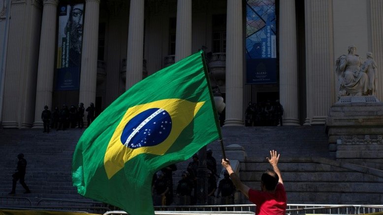 'Dissidentes' à frente de atos pró-Bolsonaro