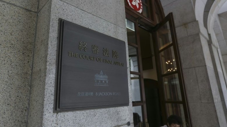 Casal de lésbicas vence batalha judicial por visto em Hong Kong