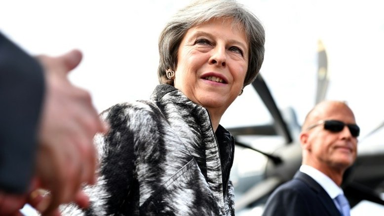 Conservadores decidem hoje se tiram Theresa May do poder no Reino Unido