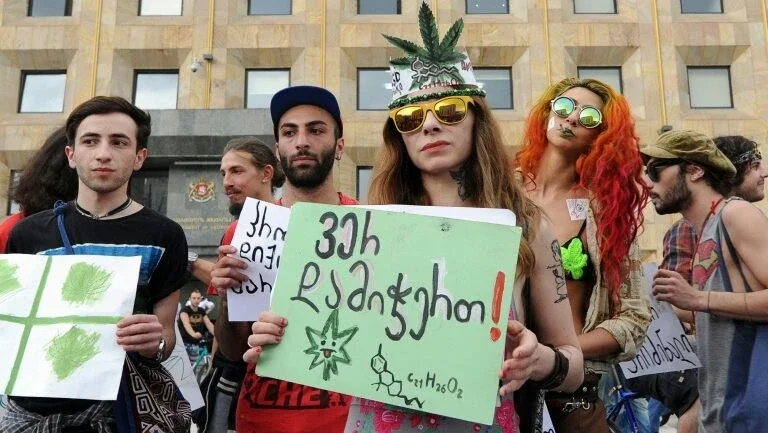 Geórgia legaliza consumo da maconha