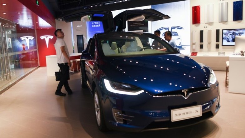 Fabricante de carros elétricos Tesla construirá fábrica em Xangai