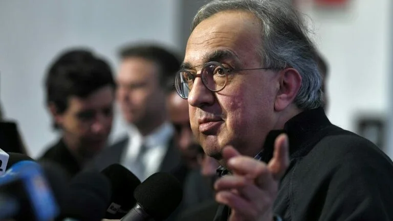 Mudanças na direção da Fiat e da Ferrari após saída precipitada de Marchionne