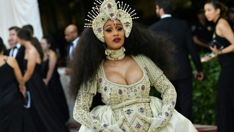 Rapper Cardi B anuncia nascimento de sua filha
