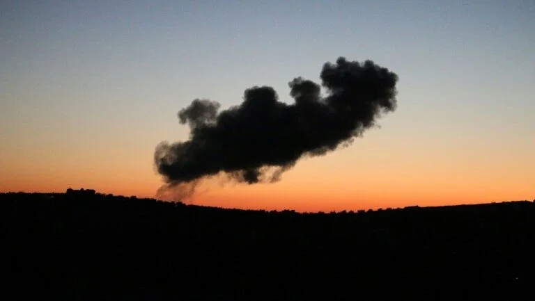 Regime sírio bombardeia o sul do país apesar do cessar-fogo