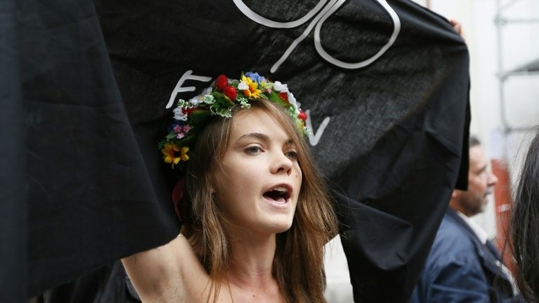 Fundadora do grupo Femen comete suicídio em Paris