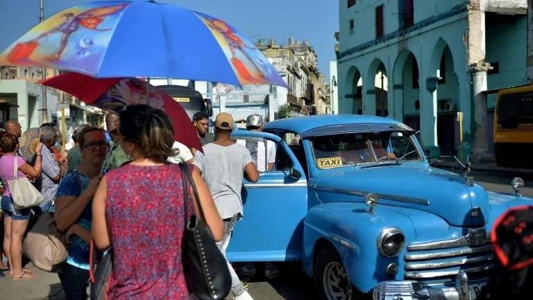 Cuba aprova projeto de nova Constituição que reconhece propriedade privada