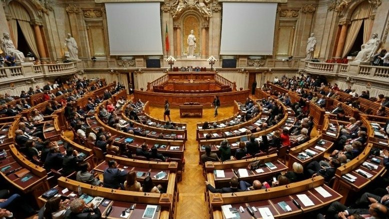 Portugal autoriza mudança de gênero a partir dos 16 anos