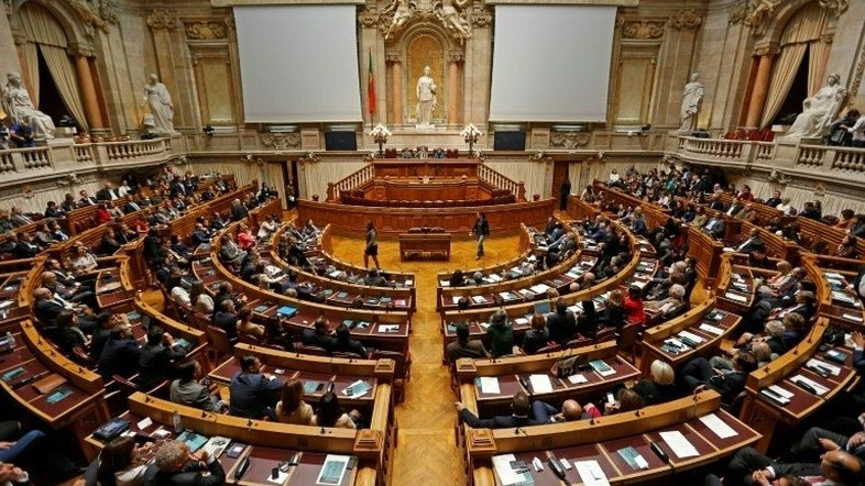 Portugal autoriza mudança de gênero a partir dos 16 anos