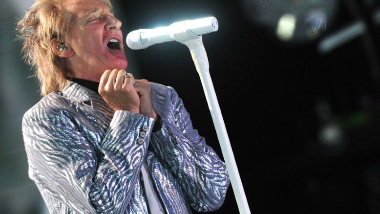 Rod Stewart mostra seu lado mais íntimo de pai em nova música