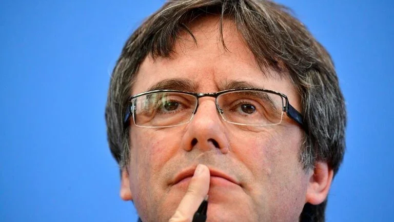 Ex-presidente catalão voltará para a Bélgica