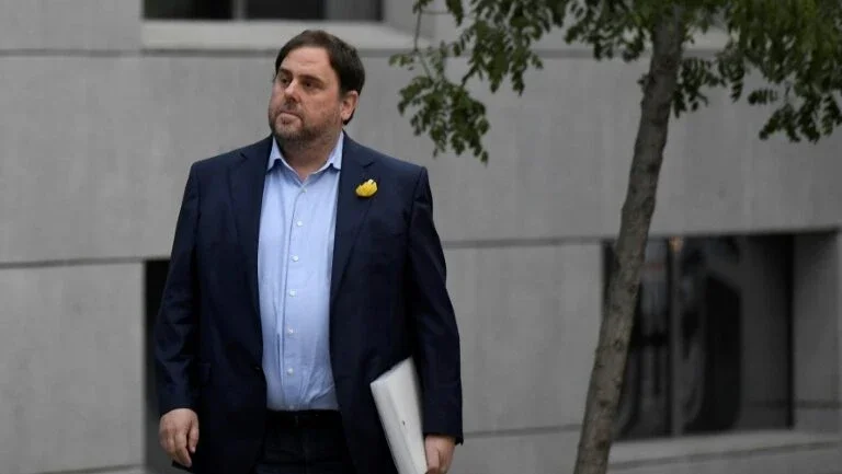 Seis separatistas presos serão transferidos para Catalunha