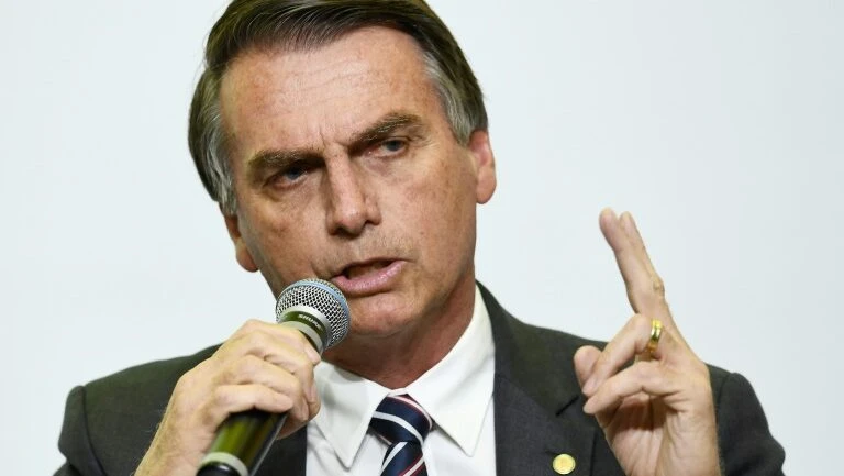 "Não escravizei ninguém", diz Bolsonaro ao defender redução de cotas