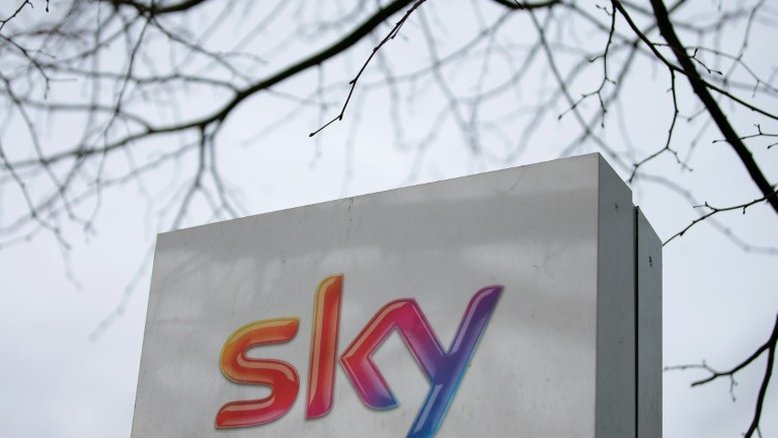 Governo britânico abre o caminho para a compra da Sky pela Fox