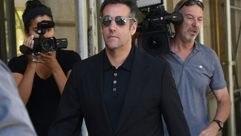 Ex-advogado de Trump dá a entender que pode complicar presidente