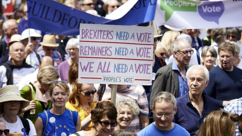 Maioria dos britânicos quer novo referendo sobre o Brexit
