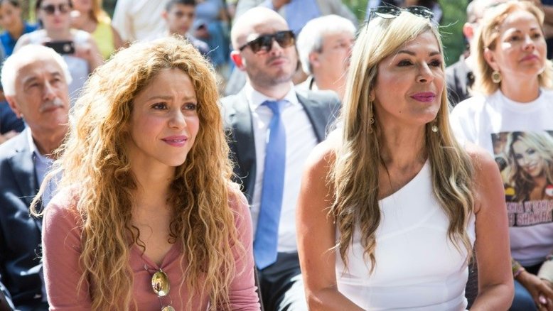 Shakira visita cidade da avó paterna no Líbano