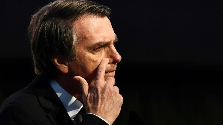 Bolsonaro evita se comprometer com recriação do SNI