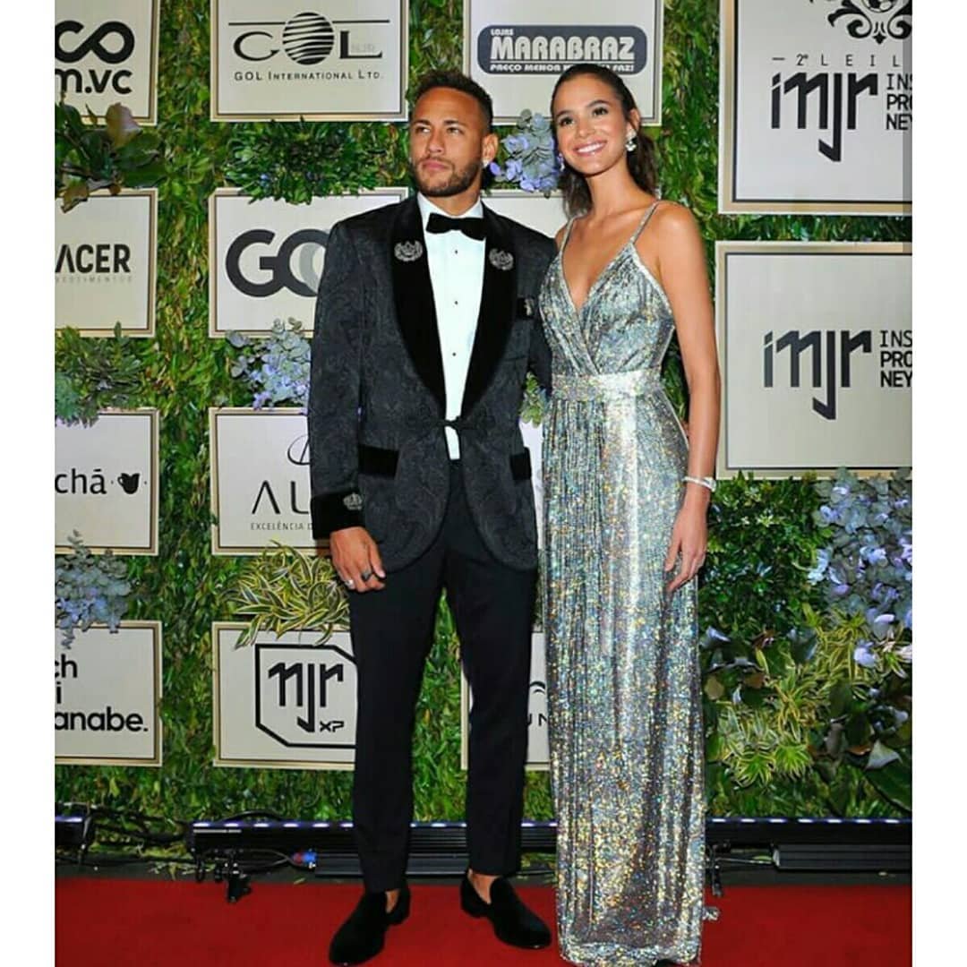 Marquezine e outros famosos prestigiam evento beneficente de Neymar