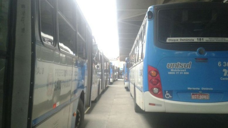 Homem é detido por se masturbar em ônibus na zona sul de SP