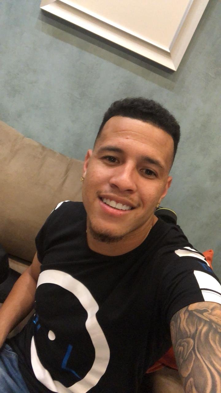 Ex-Corinthians, Sidcley busca títulos inéditos e traz família a Kiev: "Ela vai onde vou" 4 Ex-Corinthians, Sidcley busca títulos inéditos e traz família a Kiev: "Ela vai onde vou"