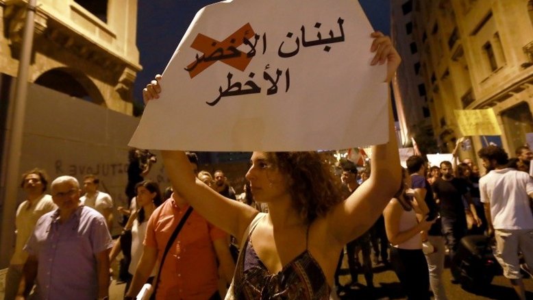 Manifestação em Beirute contra projeto de incineradoras de resíduos