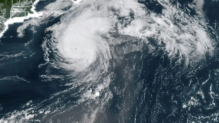 Meteorologistas dos EUA preveem menos furacões no Atlântico em 2018