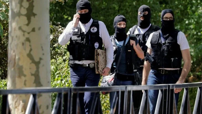 Perfil de autor de ataque com faca na França gera dúvidas