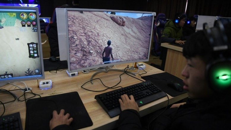China vai limitar jogos eletrônicos para combater a miopia