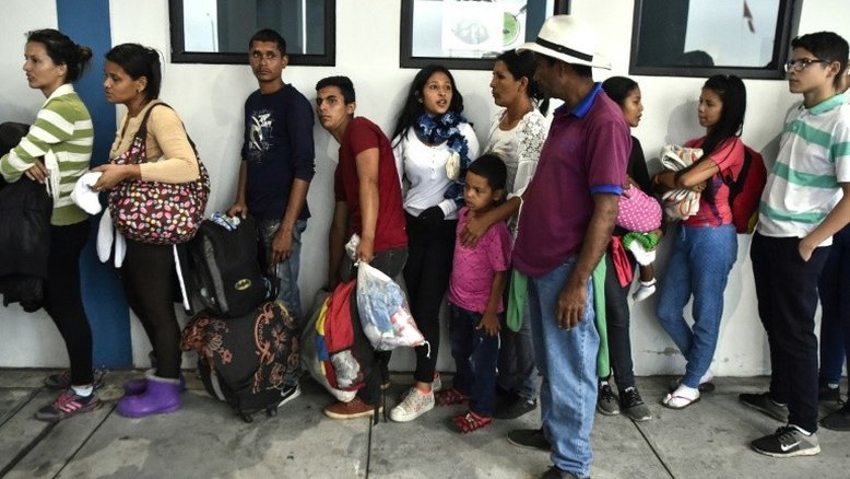 Peru declara emergência sanitária na fronteira com o Equador por venezuelanos