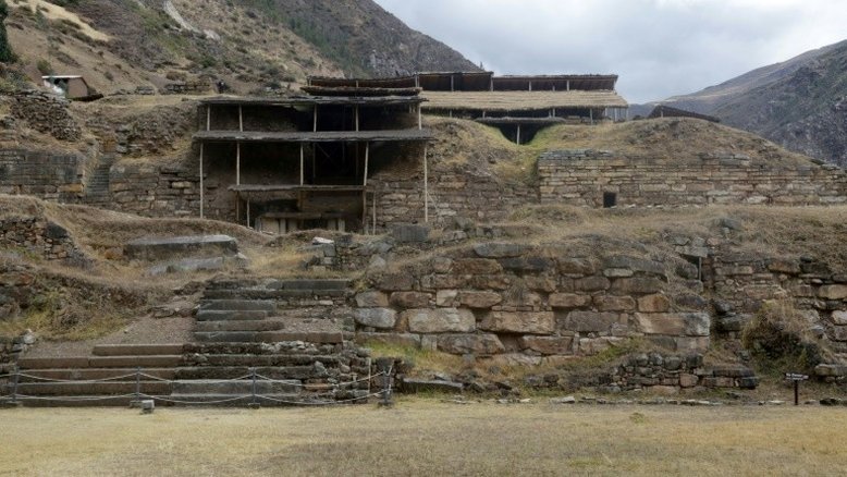 Sepulturas e galerias subterrâneas milenares são descobertas com robôs no Peru
