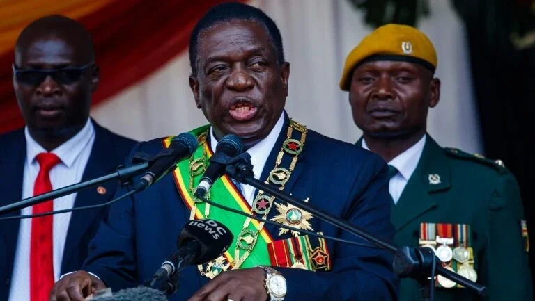 Justiça do Zimbábue examina recurso contra a eleição de Mnangagwa