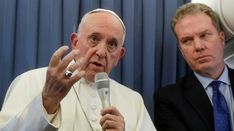 Papa se nega a comentar acusações de arcebispo