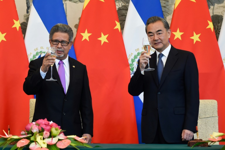 El Salvador anuncia relações com a China; nova derrota para Taiwan
