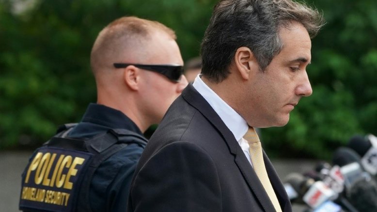Trump é envolvido em fraude eleitoral e tem dois ex-assessores presos