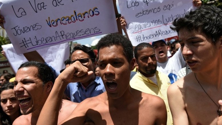 Deputado preso por 'atentado' contra Maduro conversou com sua família