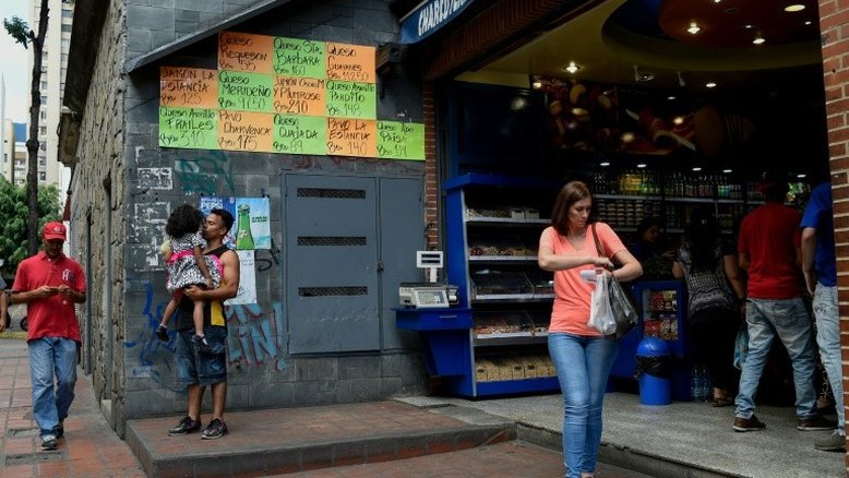 Confusos com as reformas de Maduro, venezuelanos temem mais inflação