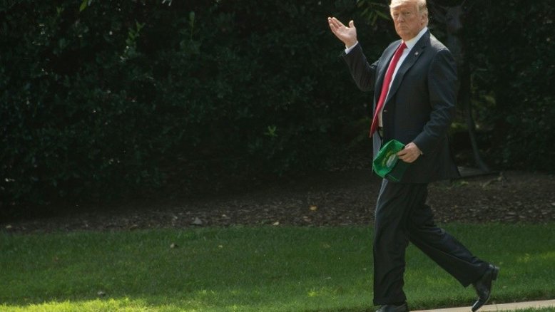 Trump considera insuficiente oferta da UE sobre veículos