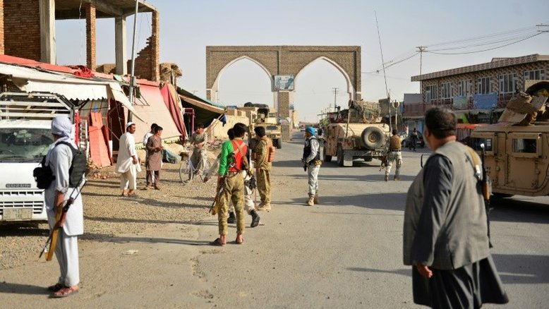 Talibãs capturam base militar no Afeganistão e matam 14 soldados
