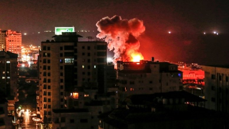 Israel responde a ofensiva do Hamas, que anuncia fim de disparos